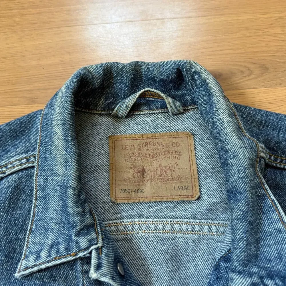 Vintage 90's Levi's Type III Blue Midwash Denim Jean Trucker Jacket Sz Large USA